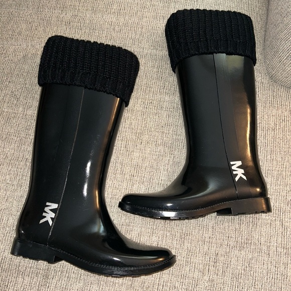 NWT Michael Kors Mandy Black Rain Boots size 8 - Picture 1 of 10
